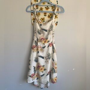 FLORAL HAWAIIAN SUN DRESS BY HOLLISTER TIED AT THE BACK SIZE S